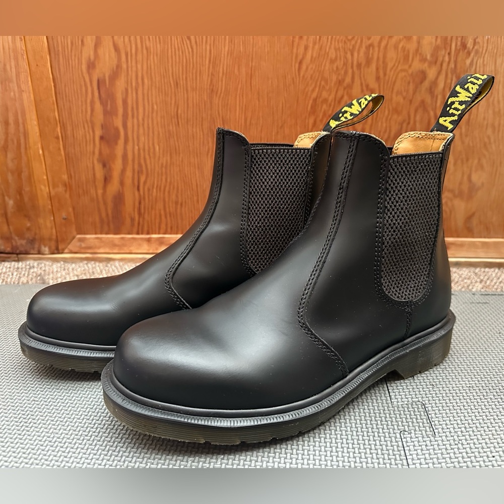 Dr. Martens 2976 SMOOTH LEATHER CHELSEA BOOTS